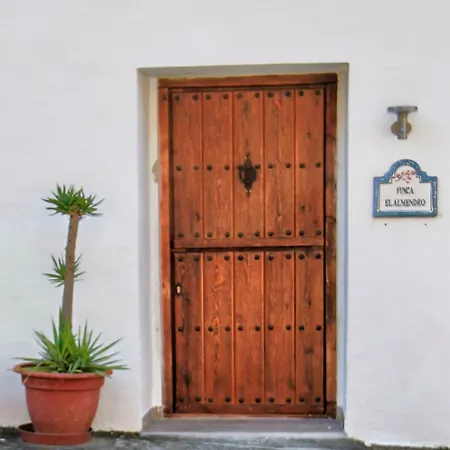 El Almendro *